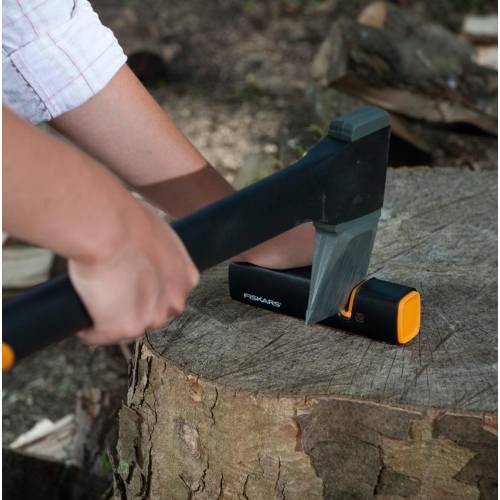 Sharpener for Axes and Log Splitters - Fiskars